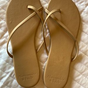 3/$30 - Abercrombie & Fitch Sandals